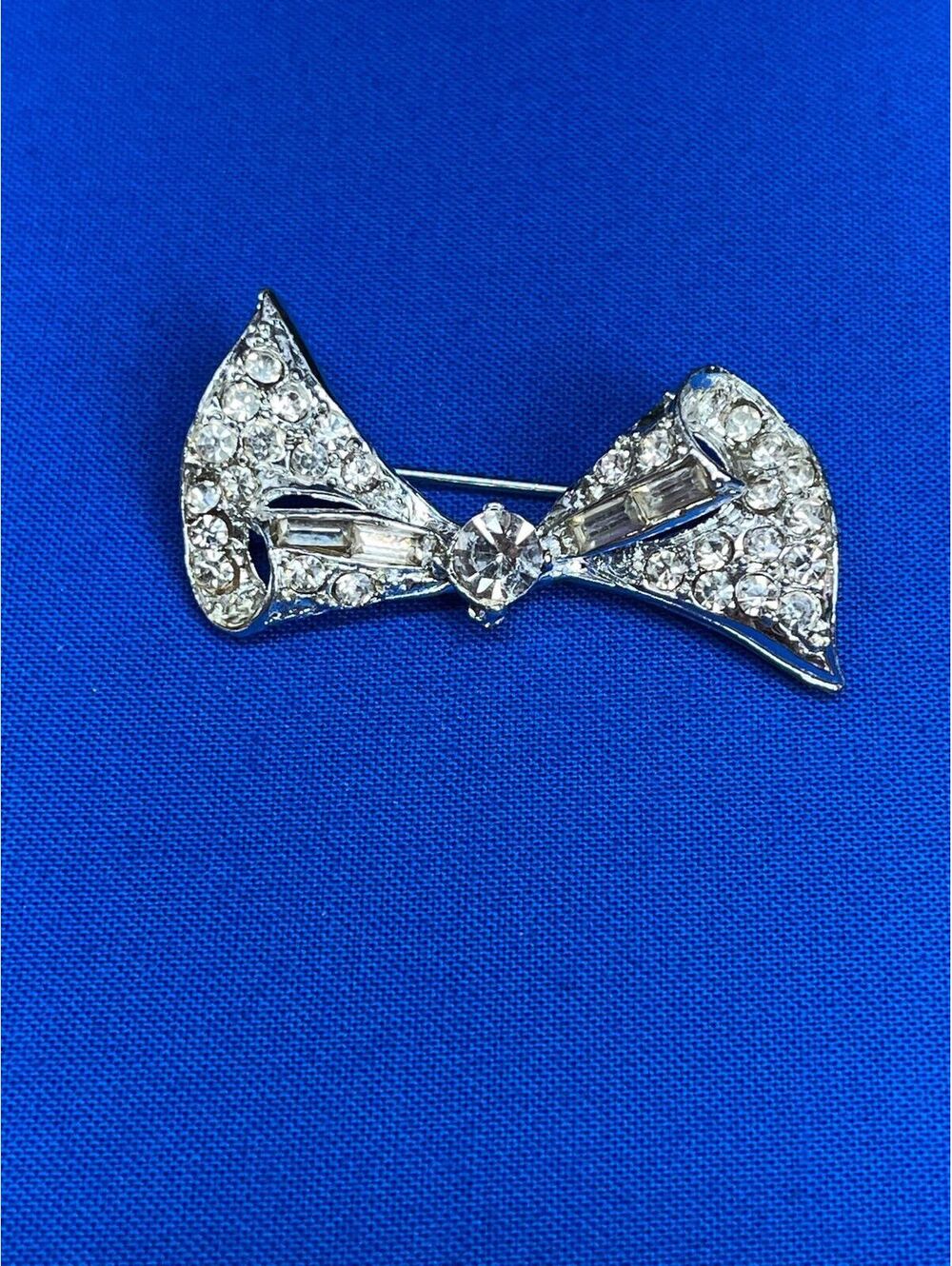 #29 Vintage Clear Glass Rhinestone Bow Brooch